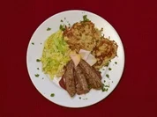 Lammfiletspitzen mit Kartoffelplätzchen und Wirsing (Moritz A. Sachs) - Rezept