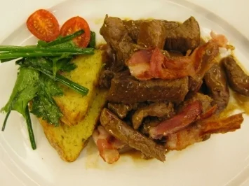 Rezept: Eifeler Döppekooche mit Rindergeschnetzeltem Eifeler Döppekooche mit Rindergeschnetzeltem - Rezept