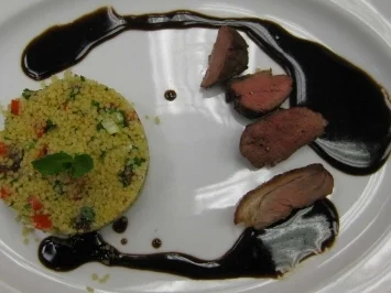Rezept: Couscous Salat mit gebratenen Entenfilets Couscous Salat mit gebratenen Entenfilets - Rezept