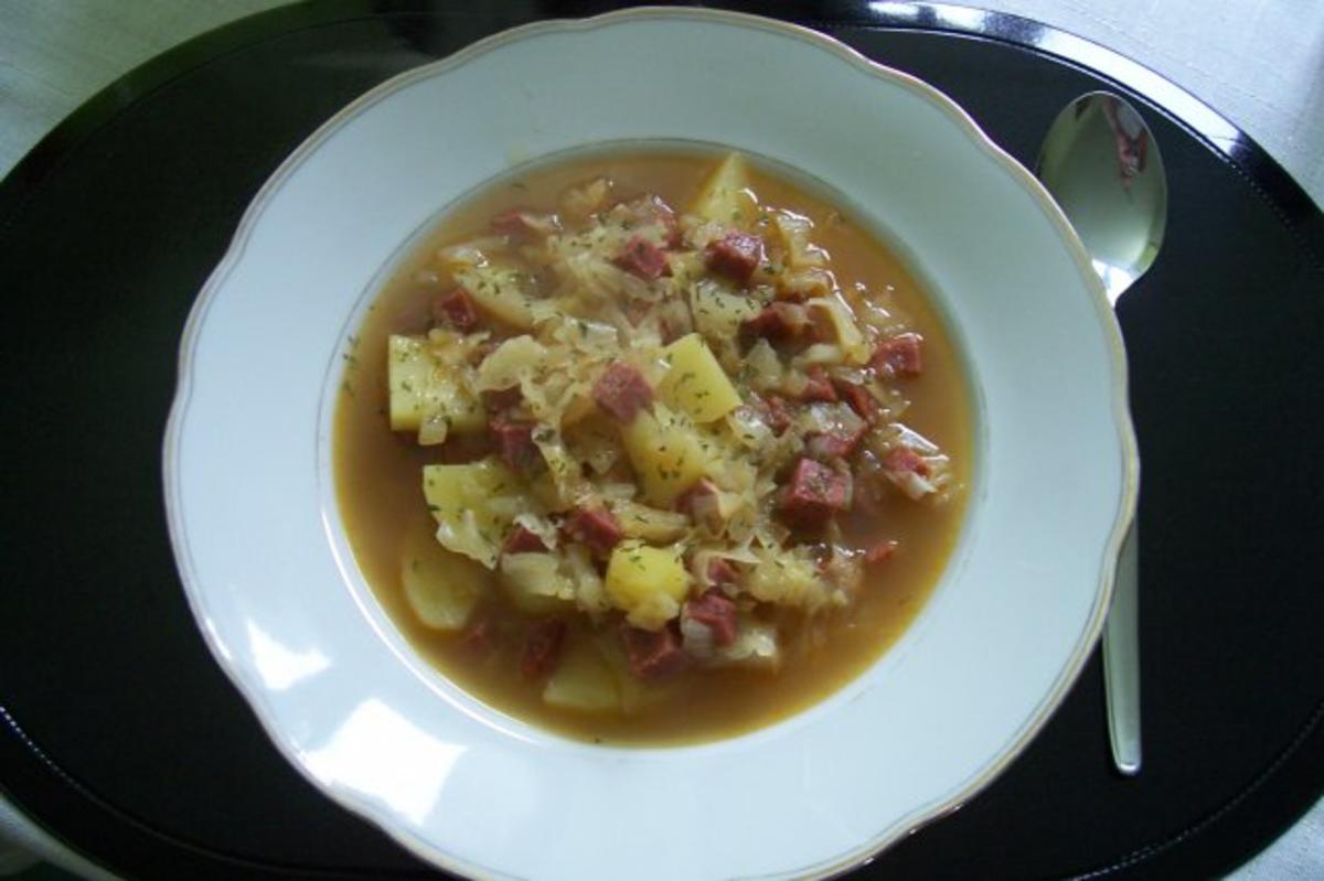 Krautsuppe mit Paprikawurst - Rezept Eingereicht von quasselheinz