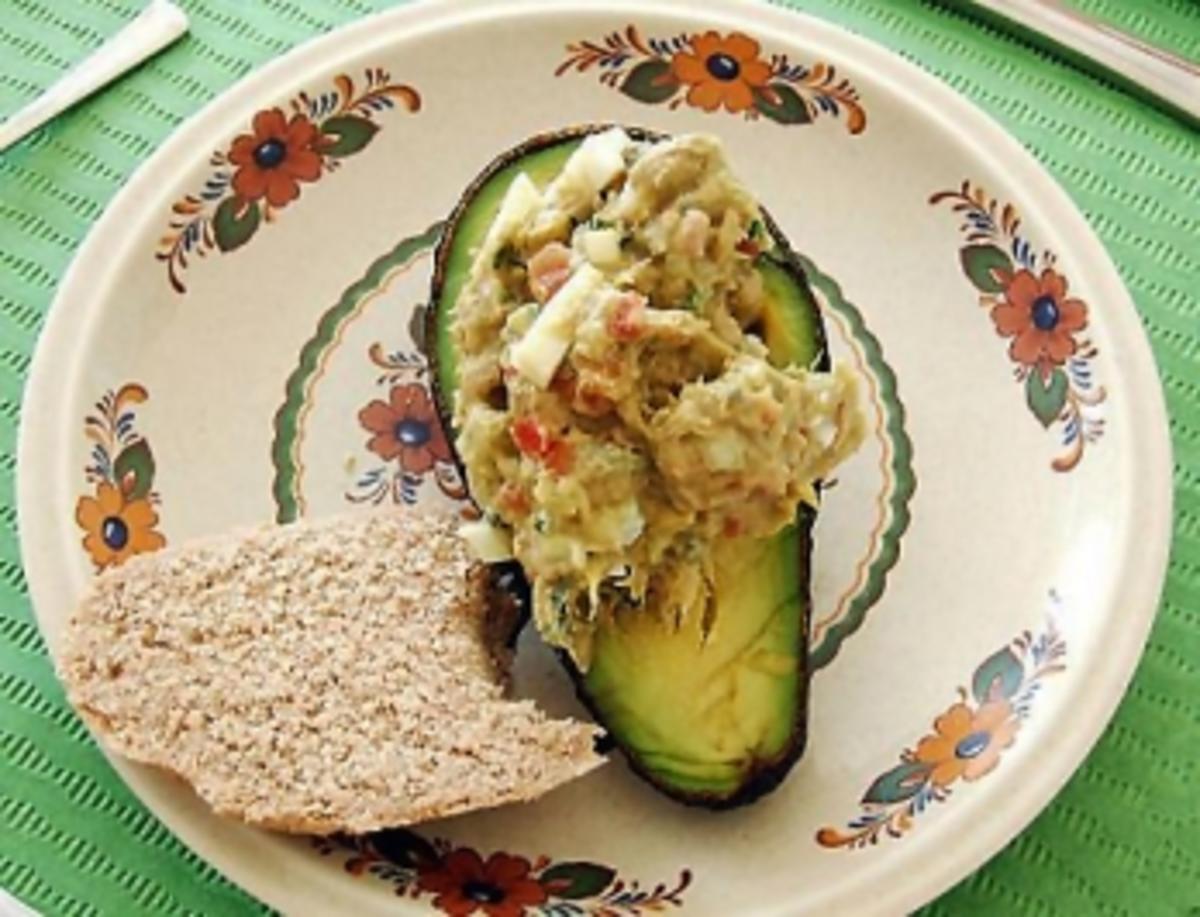 Abacate à moda da Funchal ( Gefüllte Avocados ) - Rezept - Bild Nr. 2