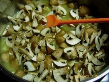 Rezept: Kartoffelsuppe Wiener Art in verschiedenen Variationen Bild Nr. 13 Kartoffelsuppe Wiener Art in verschiedenen Variationen - Rezept - Bild Nr. 13