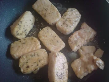 Rezept: Reispfanne mit Lachs, Tomate und Lauch Bild Nr. 5 Reispfanne mit Lachs, Tomate und Lauch - Rezept - Bild Nr. 5