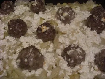 Hackbällchen auf Kartoffel - Weißkohl - Bett - Rezept - Bild Nr. 3