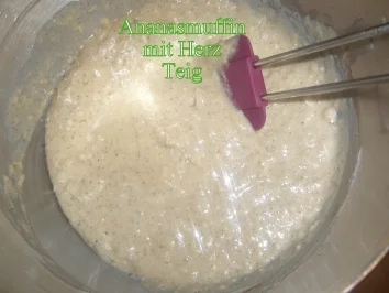 Rezept: Muffin: Ananas-Muffins mit Herz Bild Nr. 2 Muffin: Ananas-Muffins mit Herz - Rezept - Bild Nr. 2