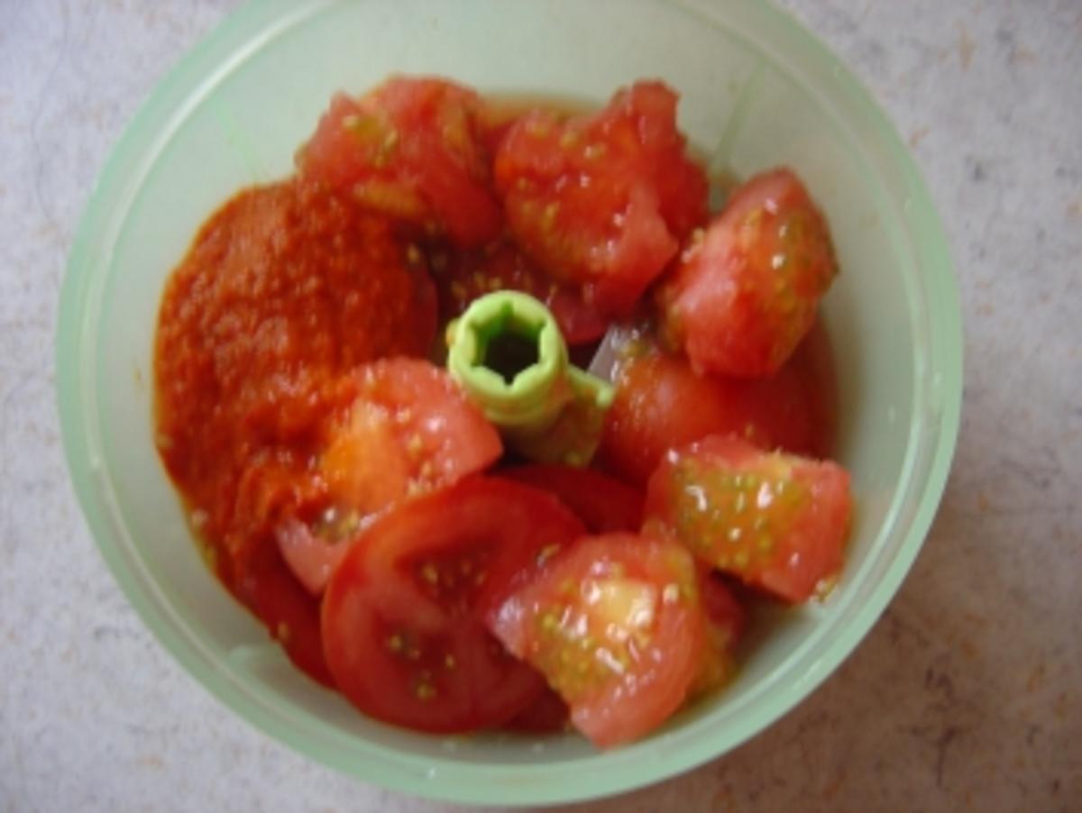 Gefüllte Tomaten mit Hack baden in Ajvar-Sauce - Rezept - Bild Nr. 2