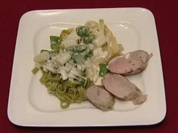 Bandnudeln mit Spargel-Mascarpone-Soße an Schweinefilet (Jan Stecker) - Rezept