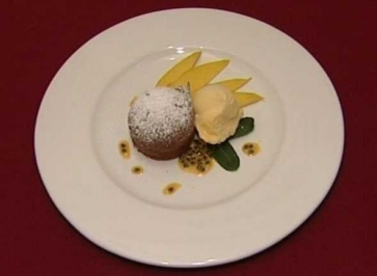 Lauwarmer Schokoladenkuchen mit Mango (Margot Werner) - Rezept
