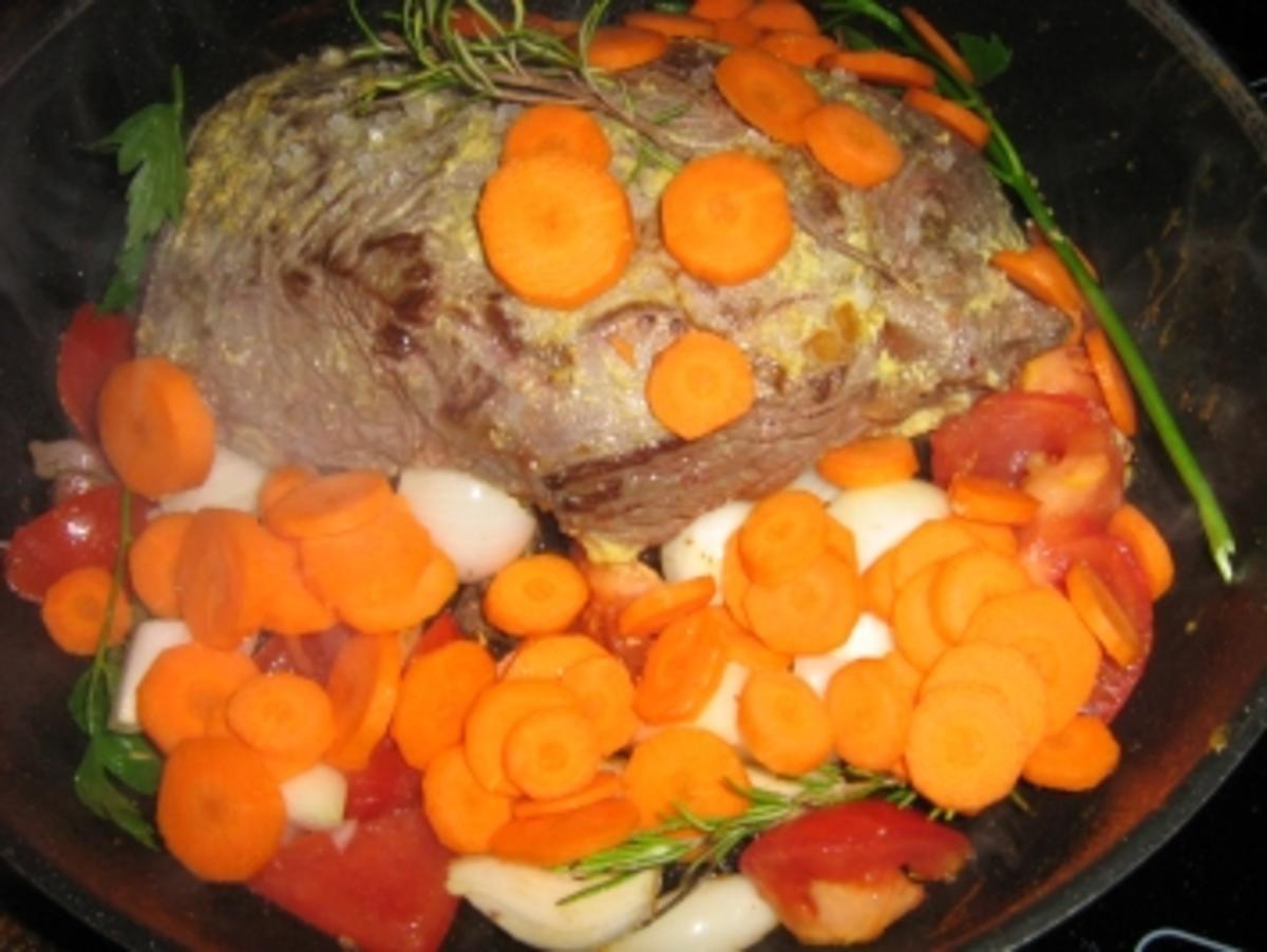 Rinderschmorbraten mit fruchtiger Rotweinsoße - Rezept - Bild Nr. 6