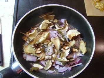 Gebratene Steinpilze an zweierlei Salat - Rezept - Bild Nr. 5