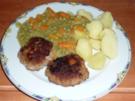 Schafskäse-Buletten mit gemischtem Gemüse und Kartoffeln - Rezept