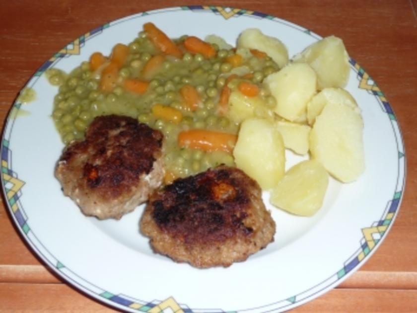 Schafskäse-Buletten mit gemischtem Gemüse und Kartoffeln - Rezept ...