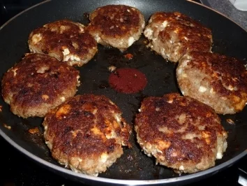 Schafskäse-Buletten mit gemischtem Gemüse und Kartoffeln - Rezept - Bild Nr. 2