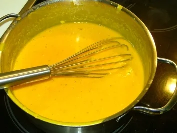 Rezept: Kürbiscremesuppe mit Frischkäse Kürbiscremesuppe mit Frischkäse - Rezept