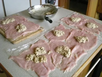 Puten Röllchen mit Pfifferlingen an Pilz Spaghetti Nest - Rezept - Bild Nr. 3