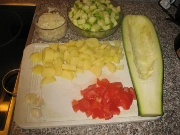 Rezept: Zucchinicremesuppe Bild Nr. 2 Zucchinicremesuppe - Rezept - Bild Nr. 2