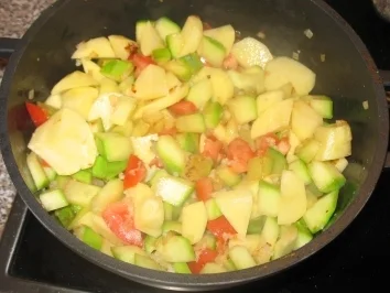 Rezept: Zucchinicremesuppe Bild Nr. 3 Zucchinicremesuppe - Rezept - Bild Nr. 3