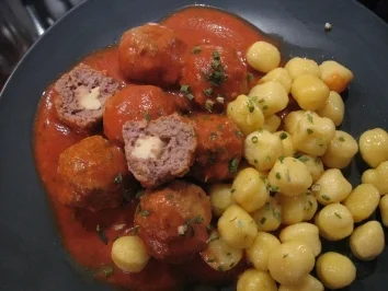 Rezept: Hackbällchen " Formaggio" Bild Nr. 2 Hackbällchen " Formaggio" - Rezept - Bild Nr. 2