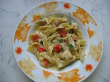 Bandnudeln mit Sahnesoße - Rezept