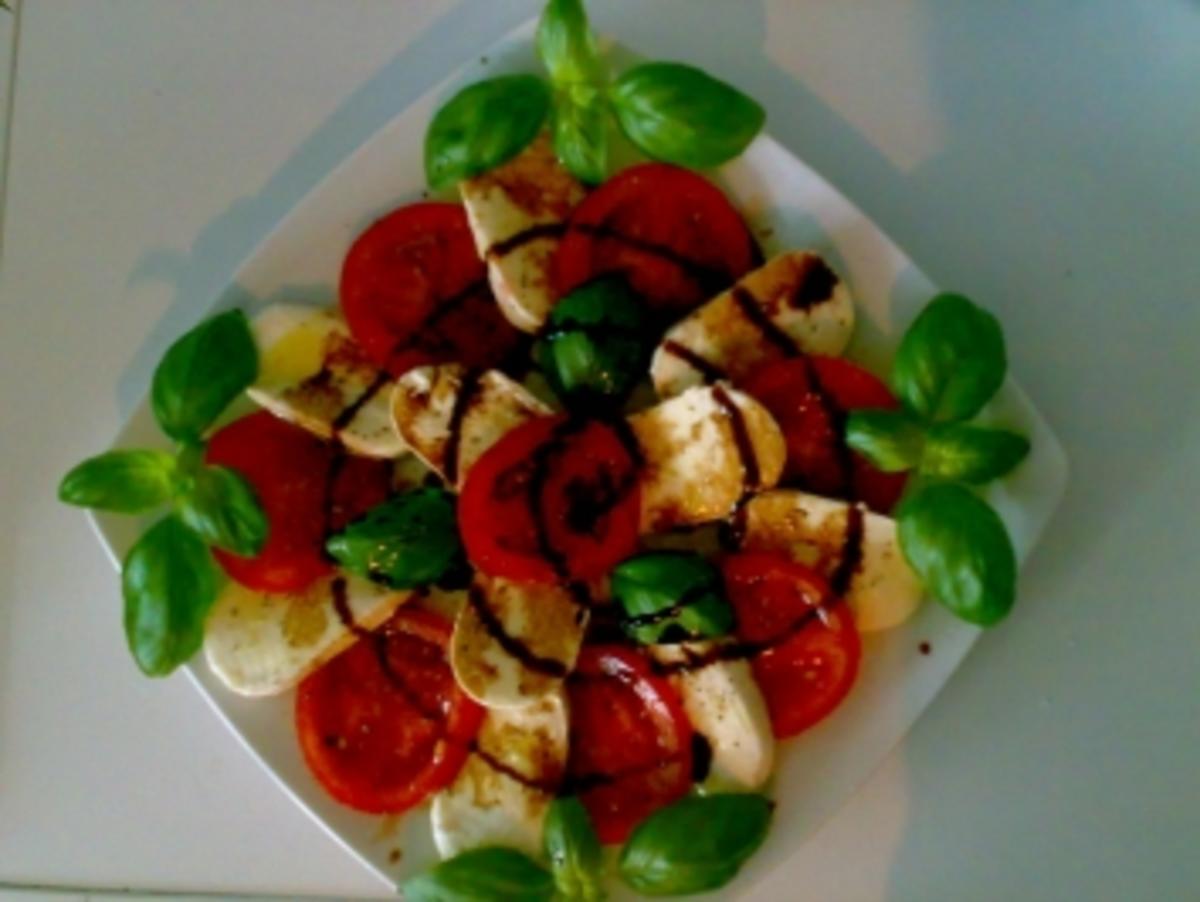 Bilder für ** Salate ** Insalata Caprese Rezept