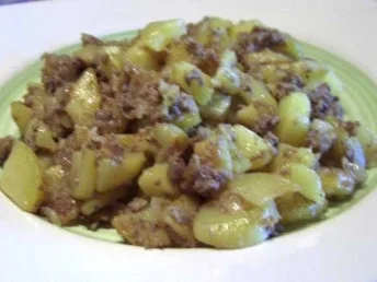 Schärretse mit Leberwurst und Kräutersalat - Rezept