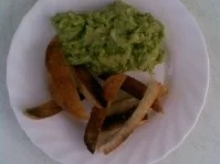 Avocadomus mit gerösteten Brötchenstreifen - Rezept