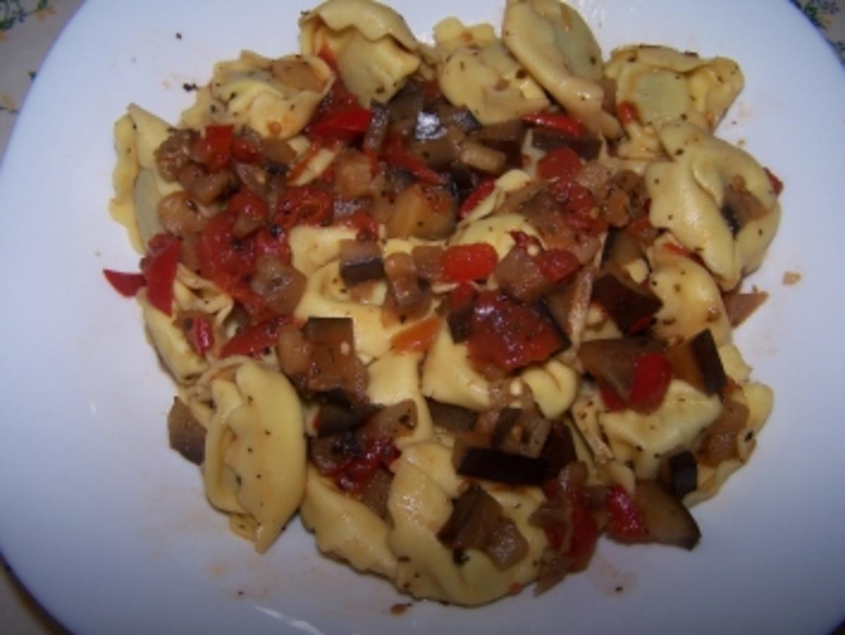 Tortellini mit Auberginen - Rezept