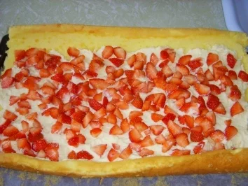 ERDBEERROULADE - Rezept - Bild Nr. 2