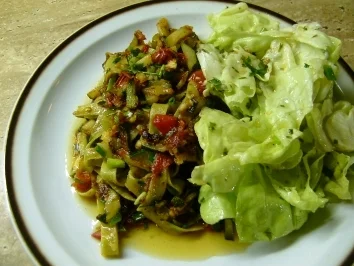 Rezept: Tagliatelle Tomate/Zuchini Tagliatelle Tomate/Zuchini - Rezept