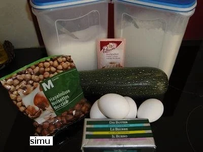 Rezept: Süsser Zucchinikuchen Bild Nr. 2 Süsser Zucchinikuchen - Rezept - Bild Nr. 2