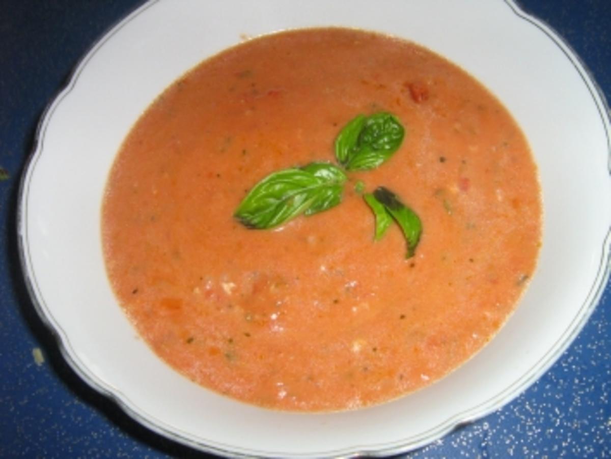 Tortellini mit Tomaten-Gorgonzola-Soße - Rezept - Bild Nr. 9