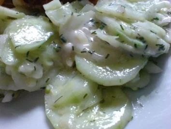 Rezept: Feiner Gurkensalat Bild Nr. 2 Feiner Gurkensalat - Rezept - Bild Nr. 2