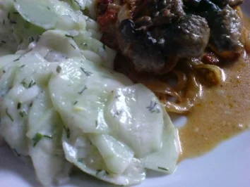 Rezept: Feiner Gurkensalat Bild Nr. 9 Feiner Gurkensalat - Rezept - Bild Nr. 9