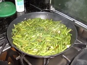 Rezept: Bohnen mit Knoblauch aus der Pfanne Bohnen mit Knoblauch aus der Pfanne - Rezept