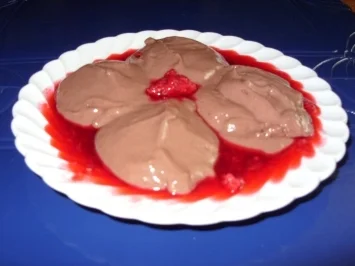 Schokopudding mit Himbeersoße - Rezept