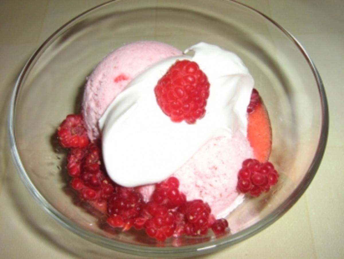 Erdbeeren - Himbeeren Kup - Rezept - Bild Nr. 2