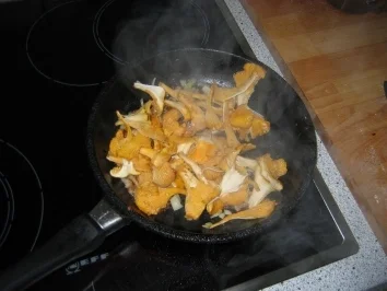 Bandnuden mit Pfifferingen - Rezept - Bild Nr. 2