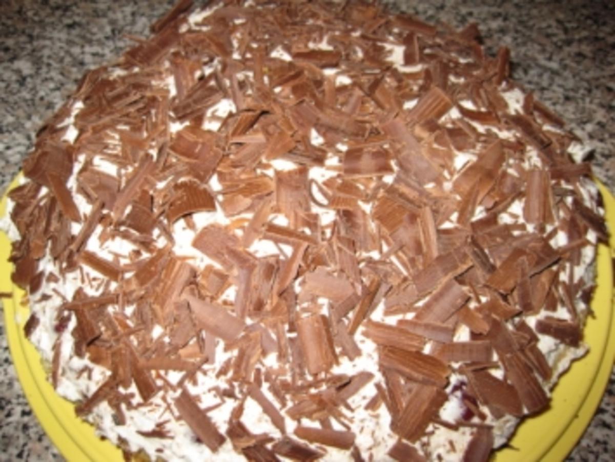 Stracciatella-Kirsch-Torte... Rezept By rosinenschneckele