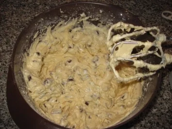 Rezept: Stracciatella-Kirsch-Torte... Bild Nr. 2 Stracciatella-Kirsch-Torte... - Rezept - Bild Nr. 2