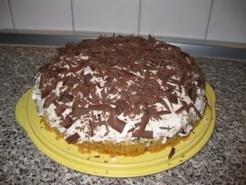 Rezept: Stracciatella-Kirsch-Torte... Bild Nr. 8 Stracciatella-Kirsch-Torte... - Rezept - Bild Nr. 8