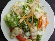 Sommersalat mit Fischspießchen - Rezept