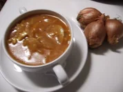 Zwiebelsuppe Bordelaise - Rezept