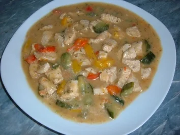 Rezept: Geflügel : Sommergulasch Geflügel : Sommergulasch - Rezept