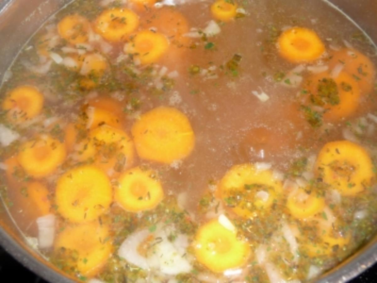 Kartoffelsuppe m. Karotten und Wiener Würstchen - Rezept - Bild Nr. 2