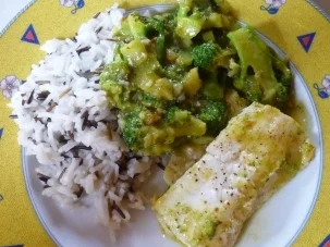Brokkoli-Curry mit Steinbeißer - Rezept