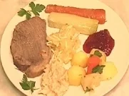 Tafelspitz mit Bouillon-Kartoffeln und warmer Meerrettichsoße - Rezept