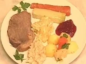 Tafelspitz mit Bouillon-Kartoffeln und warmer Meerrettichsoße - Rezept