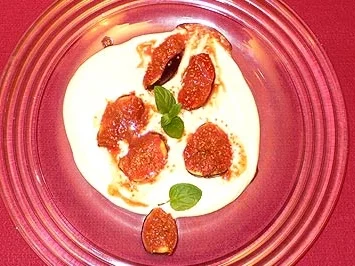 Rezept: Flambierte Feigen mit Weincreme Flambierte Feigen mit Weincreme - Rezept