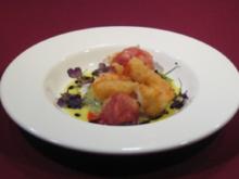 Tempura von Gambas und Erdbeeren mit Liebstöckel-Vinaigrette und Pflücksalat - Rezept