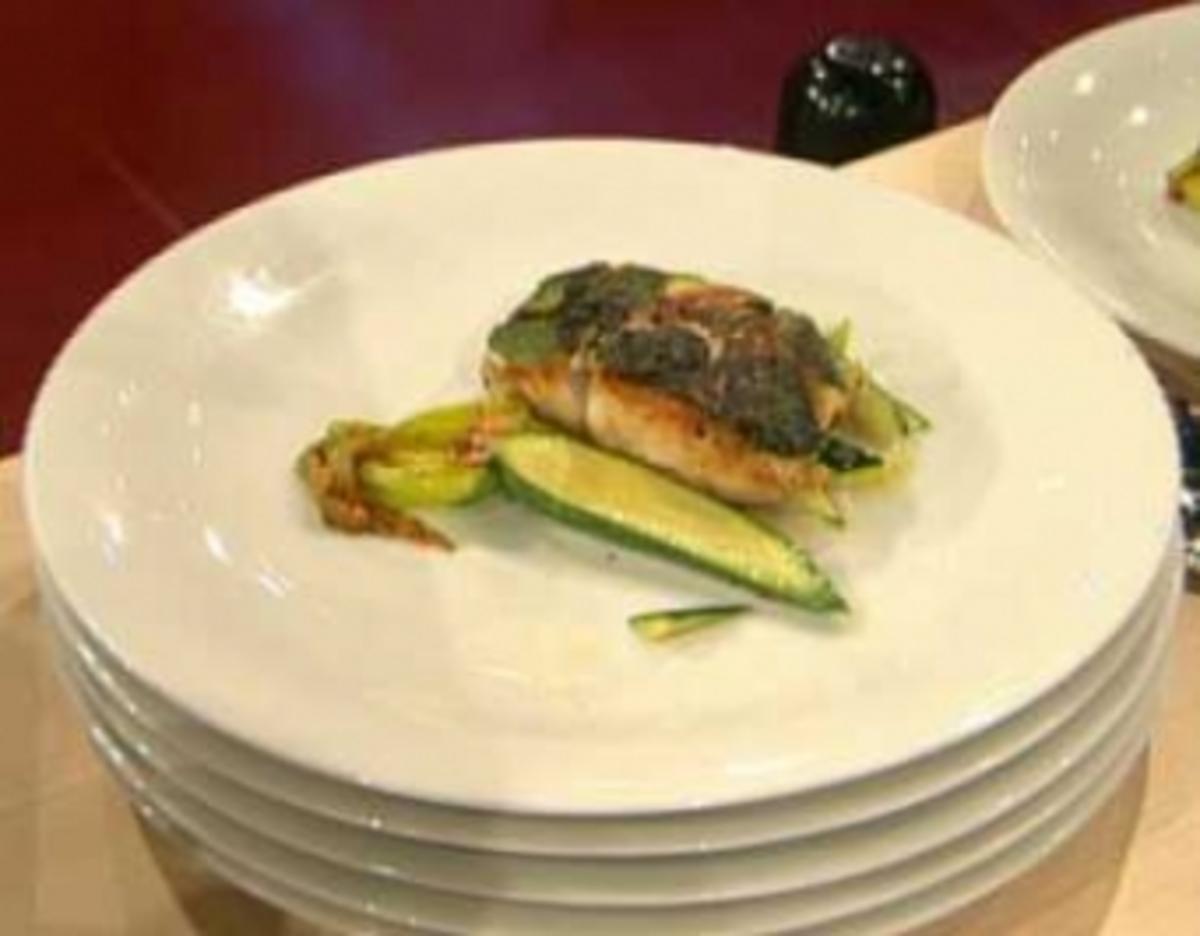 Viktoriabarsch mit Zucchini an Noilly-Prat-Soße a la Frank Buchholz ...
